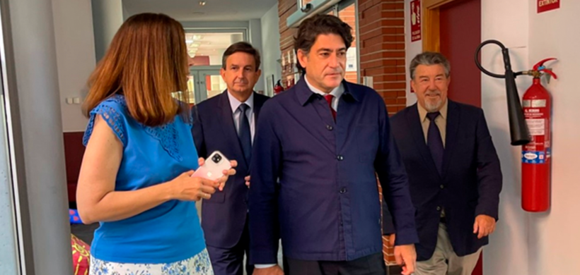 El concejal presidente de Hortaleza visita nuestra Fundación